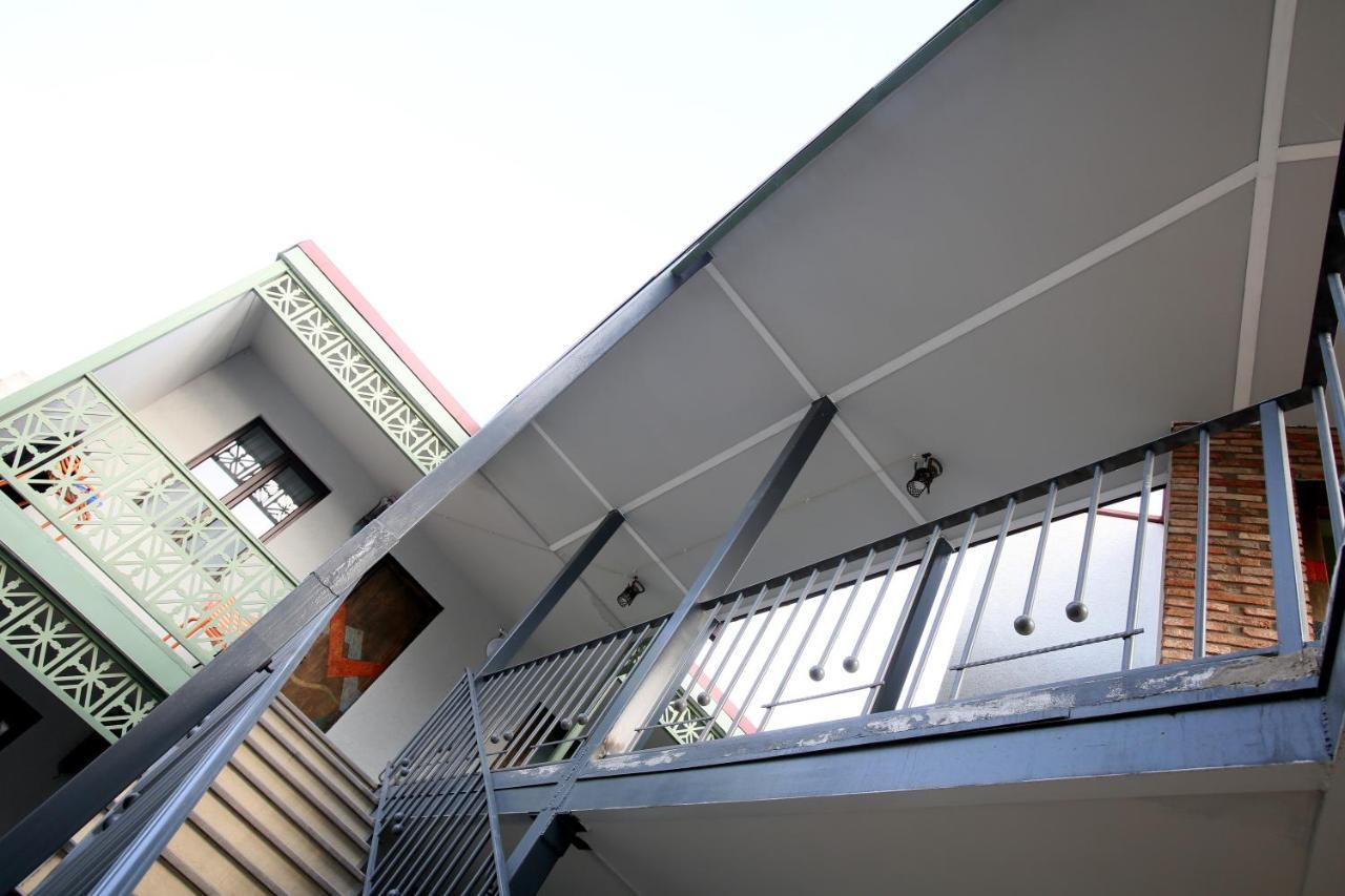 Boutique Kosher Hotel Tourfa Tbilisi Exterior foto